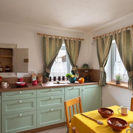 Cherry House - Cosy House - Ideal For Bear Watching, In The Neighborhood Of The Medieval Sneznik Castle Stari Trg pri Lozu 外观 照片