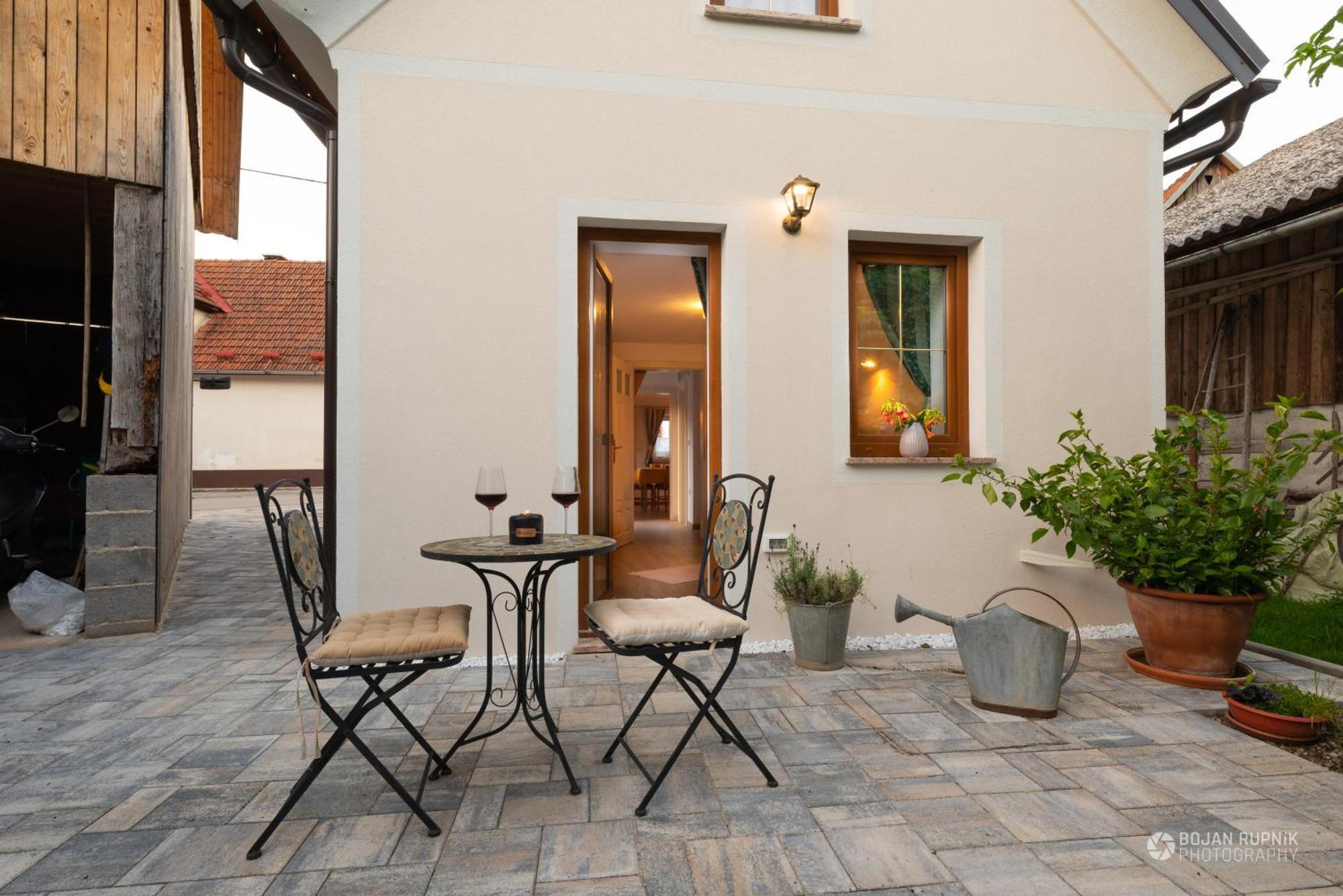 Cherry House - Cosy House - Ideal For Bear Watching, In The Neighborhood Of The Medieval Sneznik Castle Stari Trg pri Lozu 外观 照片